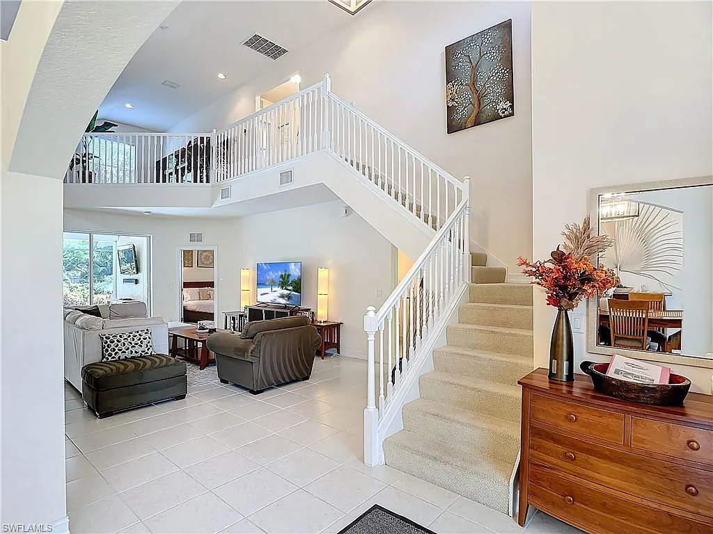 3 bed, 2.5 bath, 2329 sqft, $4,800 — Photo 3