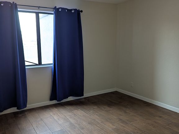 5th image of 5038 S Rainbow Blvd #1-105-1