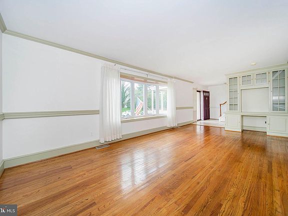 4th image of 3113 Wilmont Dr