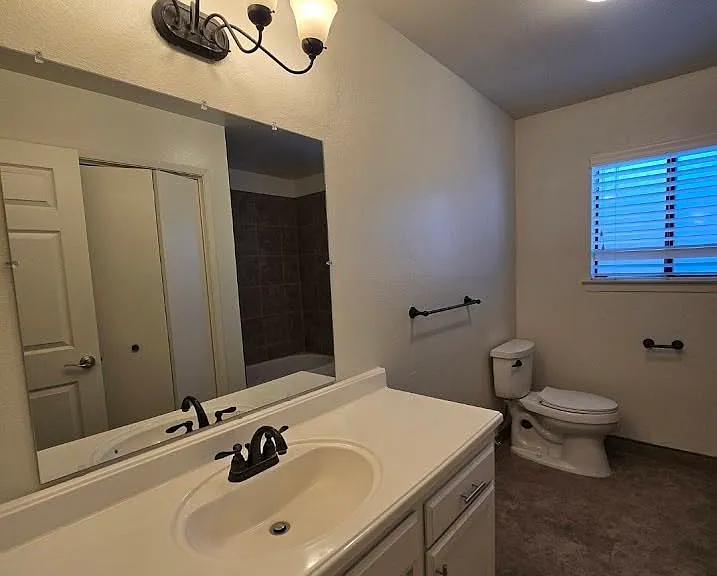 3233 Stanford Ave — Photo 29