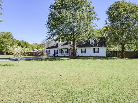 3rd image of 10168 Roanoke Dr