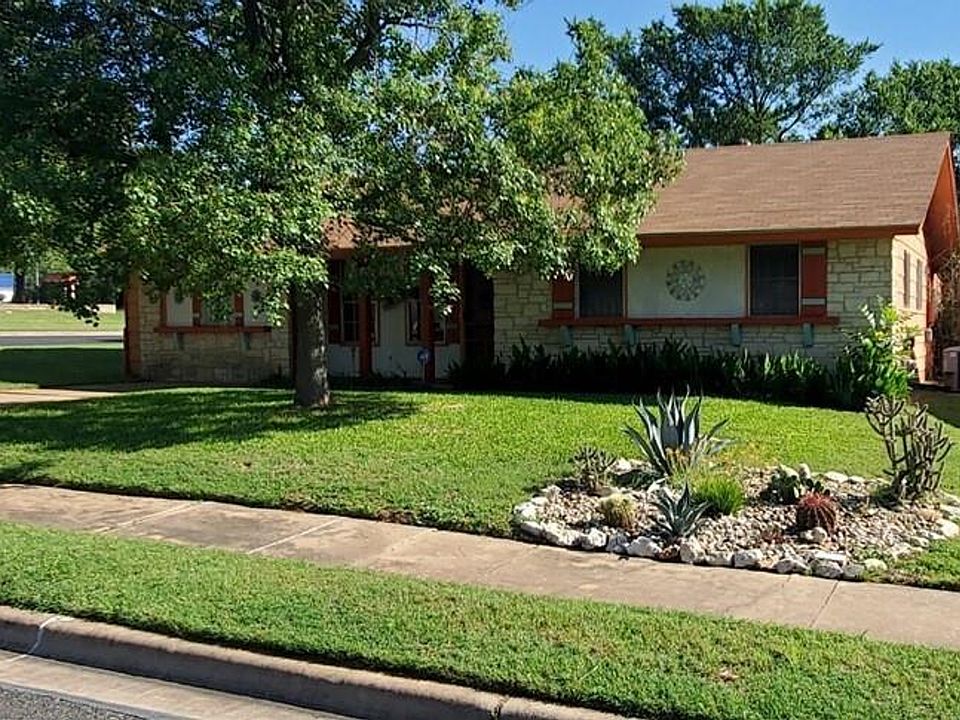 1st image of 1806 Cherry Orchard Dr
