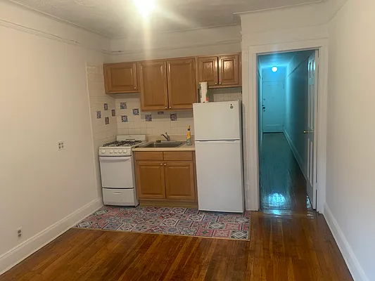 Rented by 18 REALTY | media 8