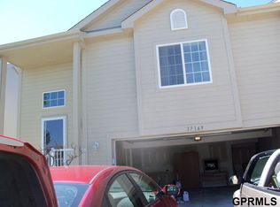 17169 Manderson St, Omaha, NE 68116