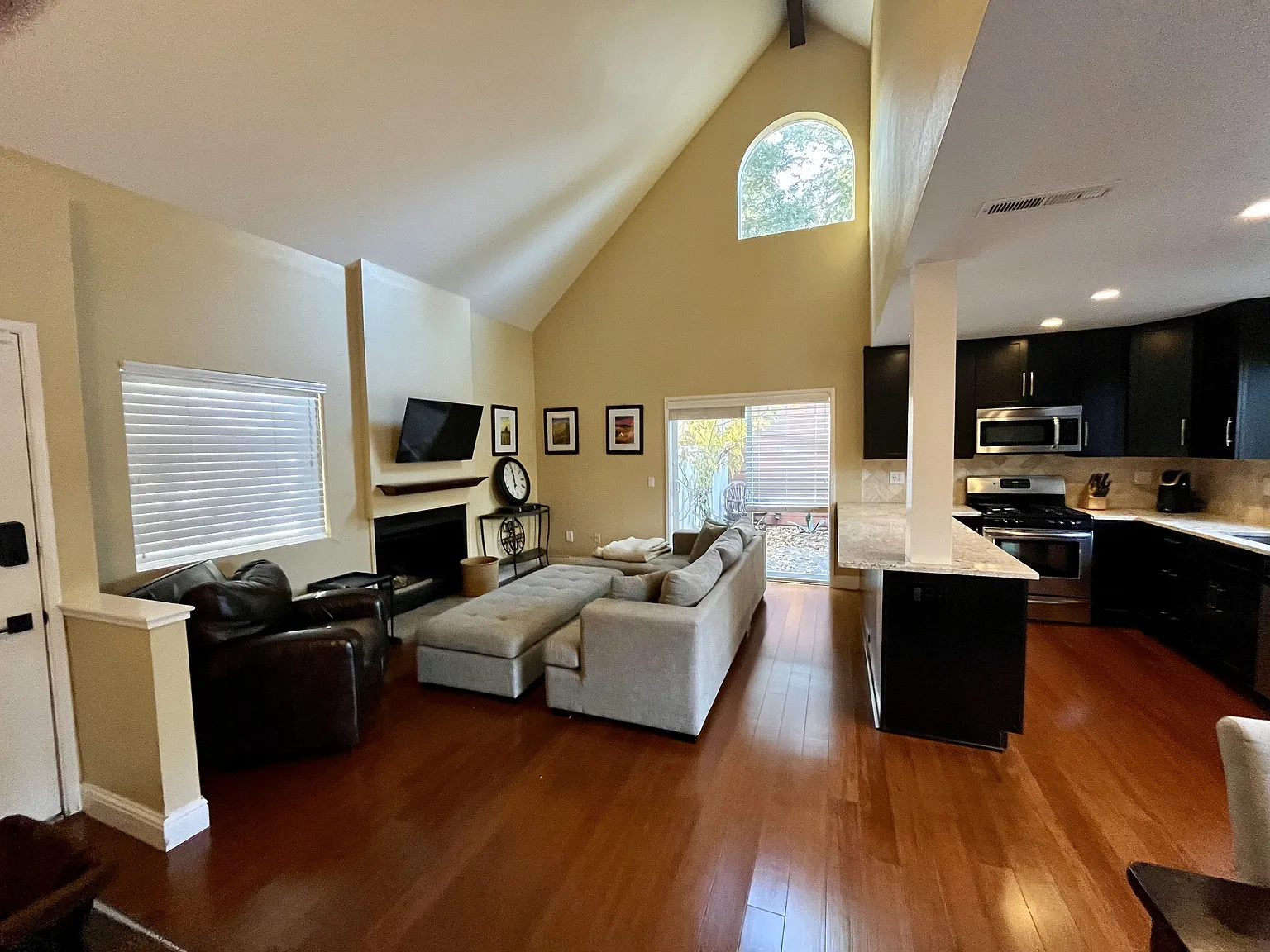 3 bed, 1291 sqft, $3,500 — Photo 4
