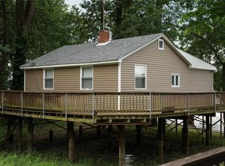 15664 N Mississippi River Rd, Hamburg, IL 62045