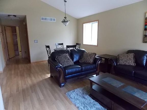 5th image of 762 16th Ave N