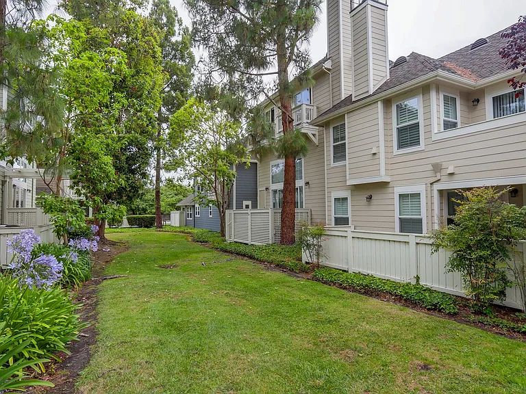 1055 Hull Ln — Photo 37
