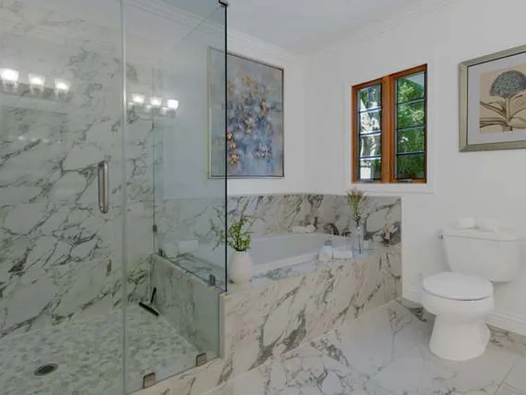 1050 Roxbury Rd — Photo 24