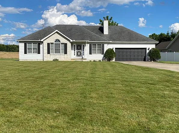 1033 Colonial Dr, Salem, OH 44460