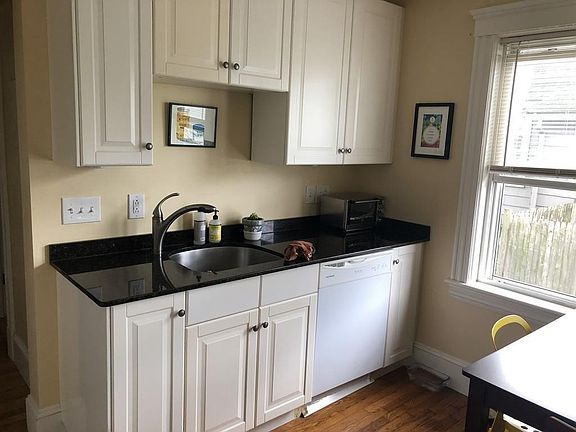 5th image of 38 Grossman St #1R