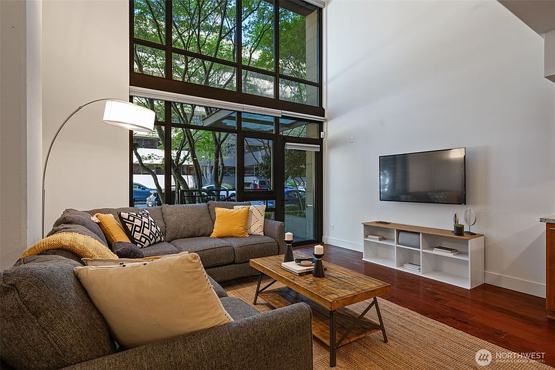 3rd image of 2911 2nd Avenue #118