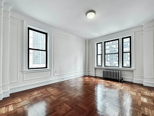 Rented by Manhattan Realty Group | media 5