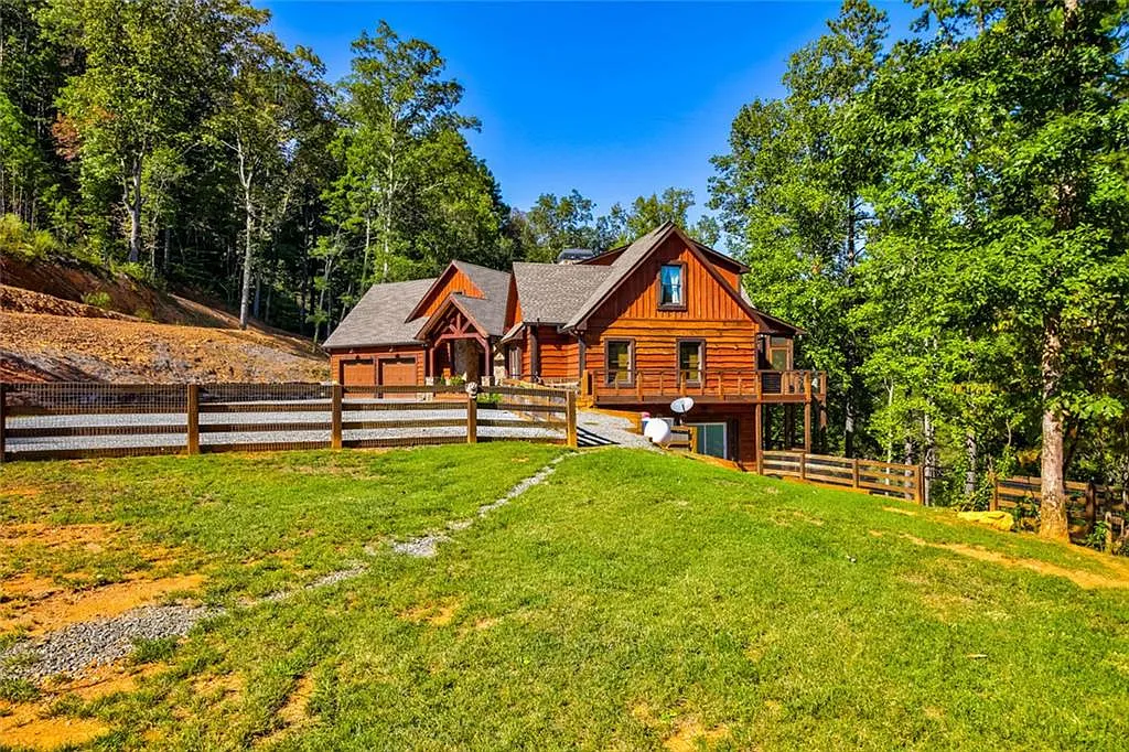 4 bed, 4.5 bath, 6600 sqft, $5,500 — Photo 4