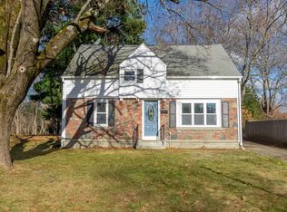 3 Hamilton St, Oxford, MA 01540