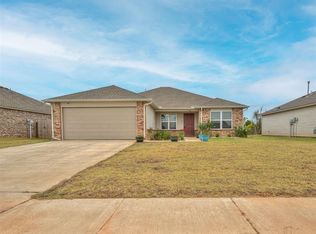 734 W Lola Dr, Mustang, OK 73064