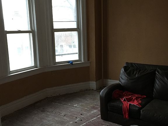 2nd image of 237 Peshine Ave