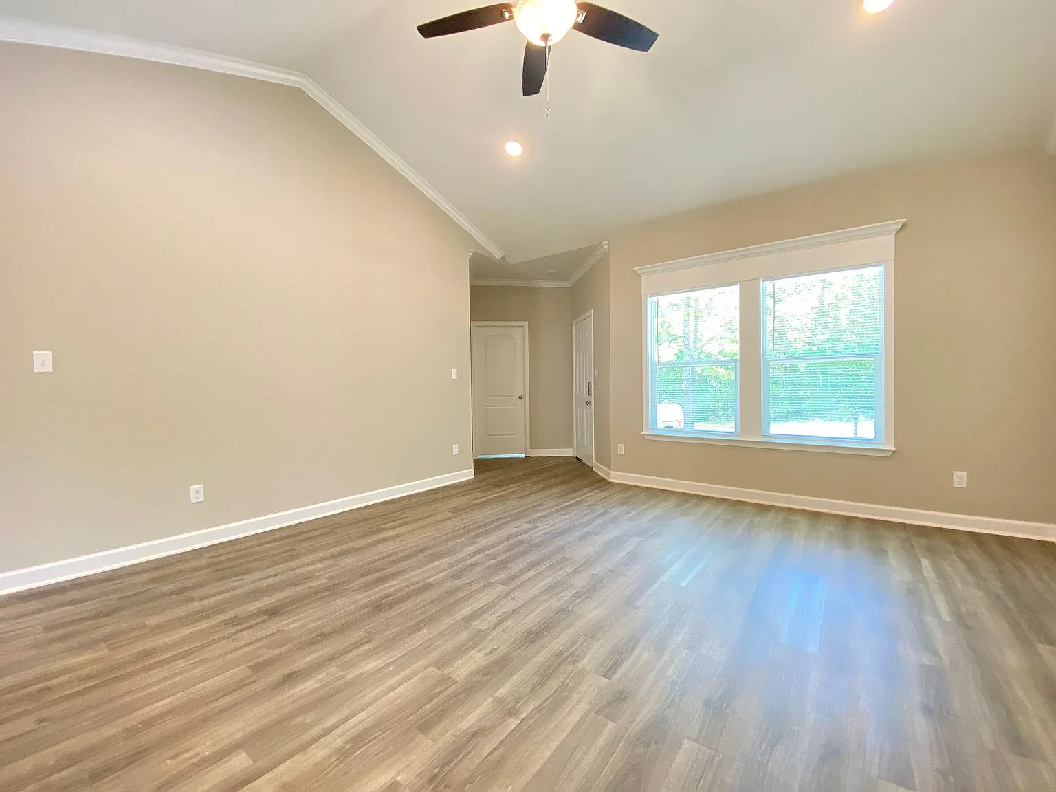 182 Round Mountain Rd — Photo 2