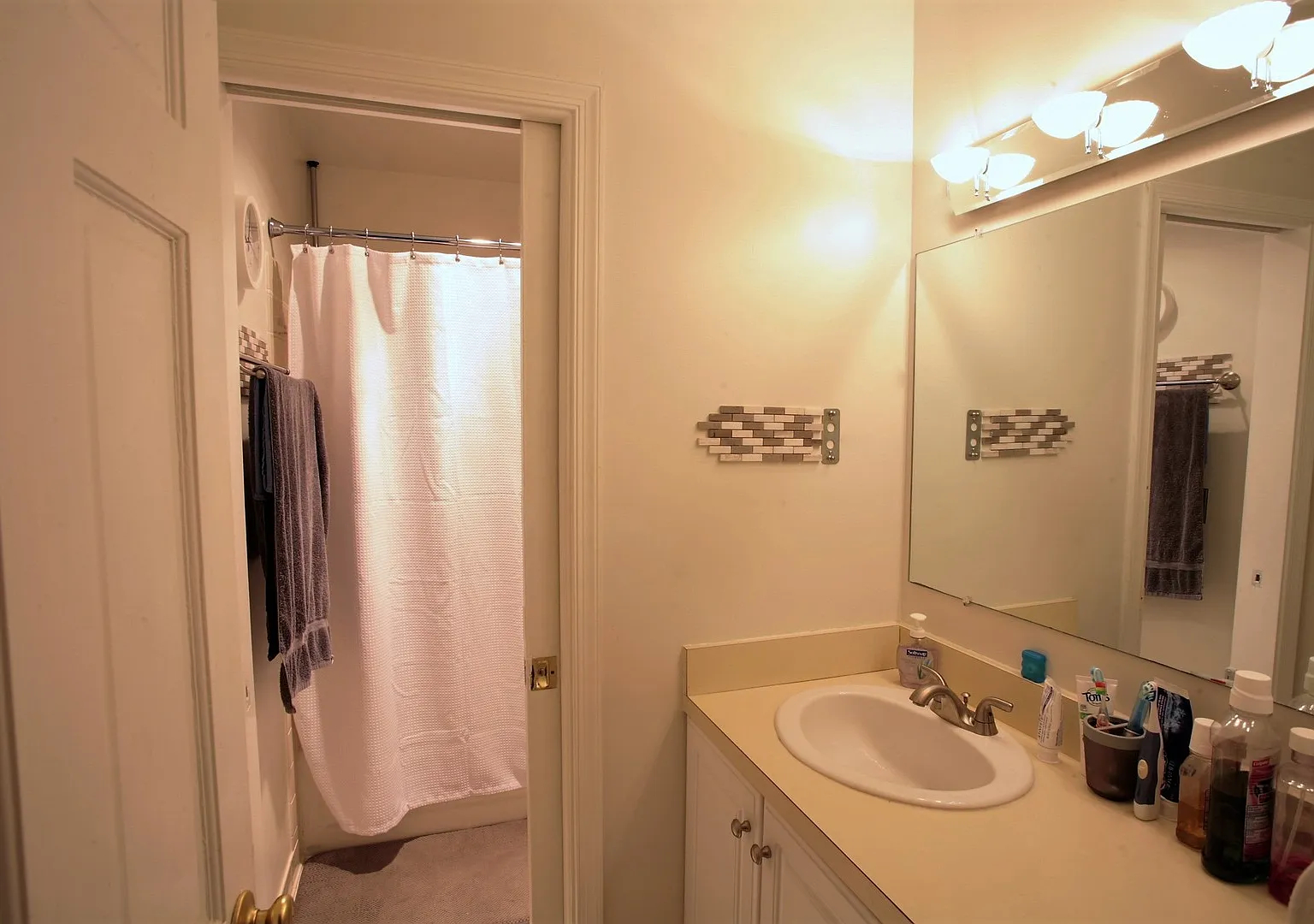Crofton Triangle Townhome — Photo 3