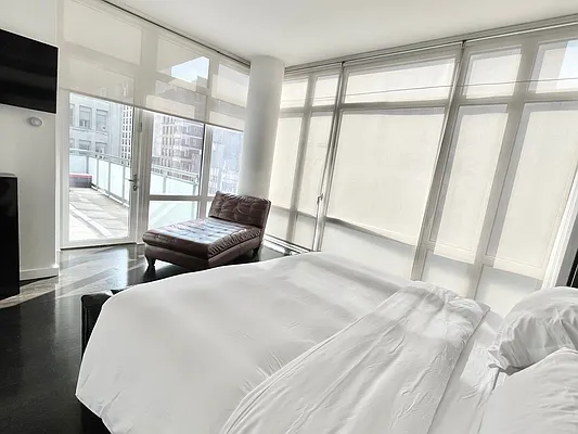 Rented by VRE | media 7