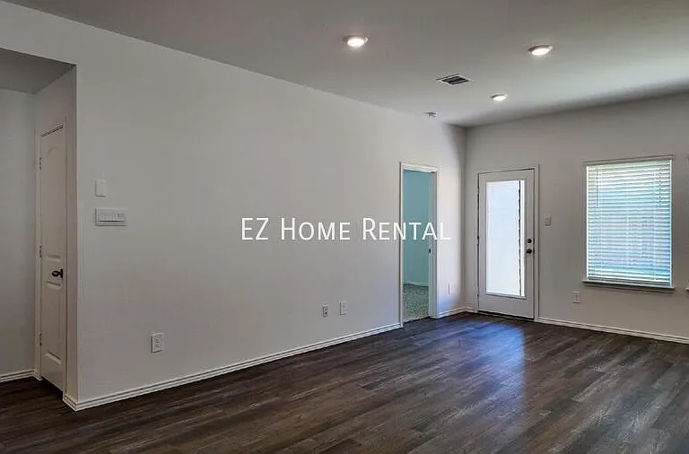 6115 Grove Of Pines St — Photo 9