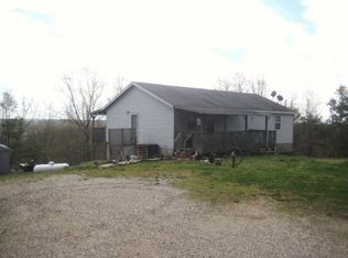 865 Racetrack Rd, Irvine, KY 40336