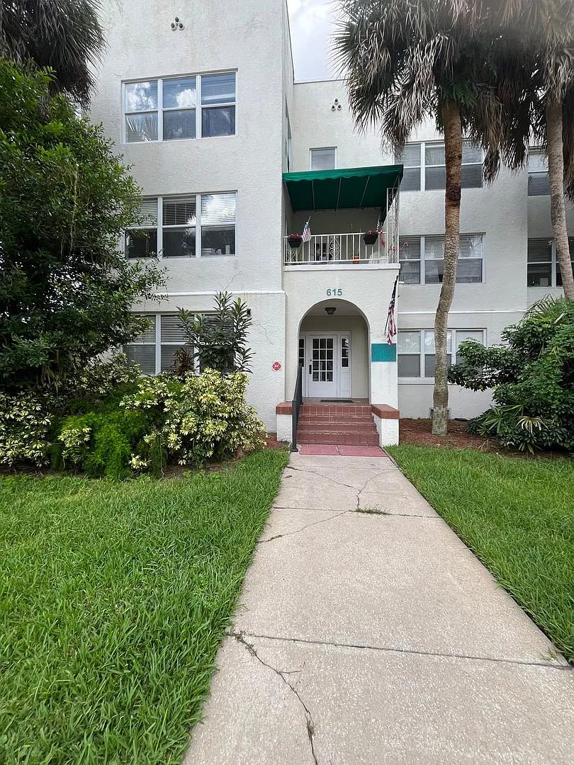 615 Woodlawn Blvd — Photo 1