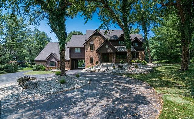 1st image of 16 Goshen Woods Est