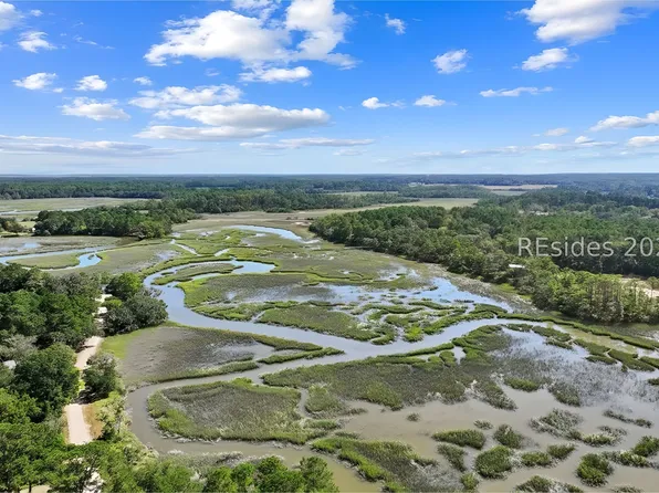 8 Jenkins Port Rd, Saint Helena Island, SC 29920
