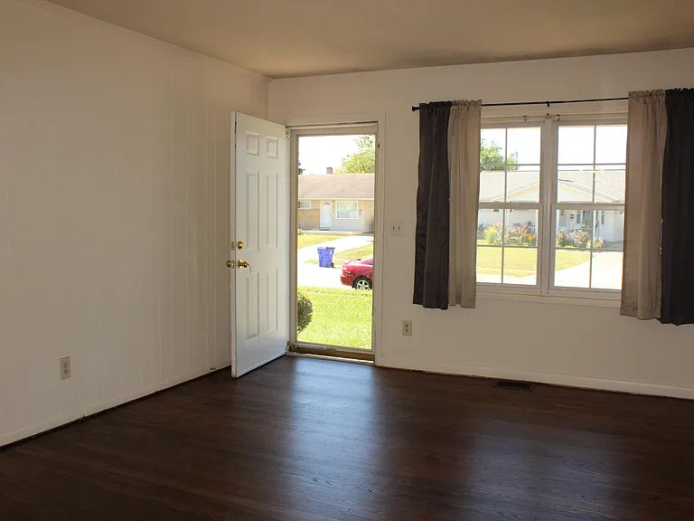 26 Lilliedale Ln — Photo 2