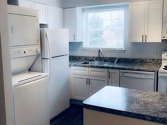 4th image of 577 Diplomat Ct APT 7