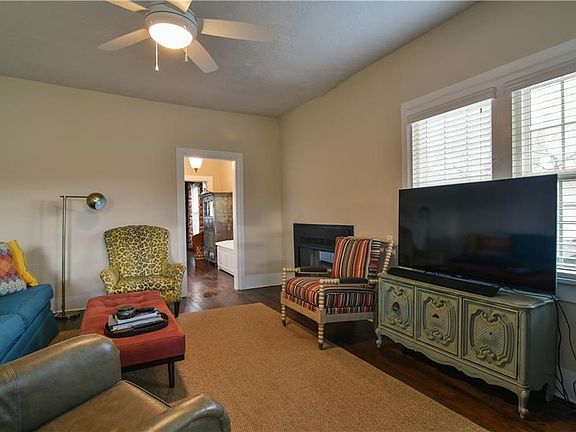 3rd image of 304 N Stewart Ave
