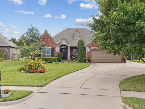 1901 W Woodbury St N, Broken Arrow, OK 74012