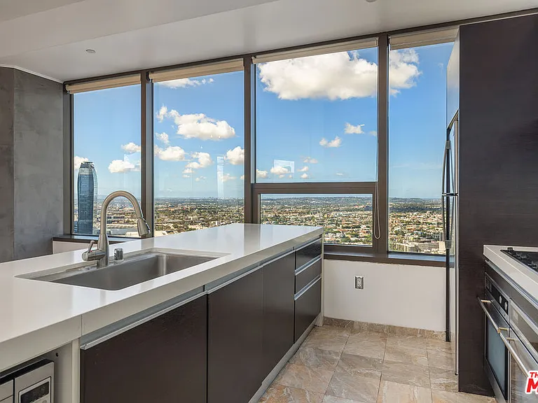 1100 Wilshire Blvd #2911 — Photo 10