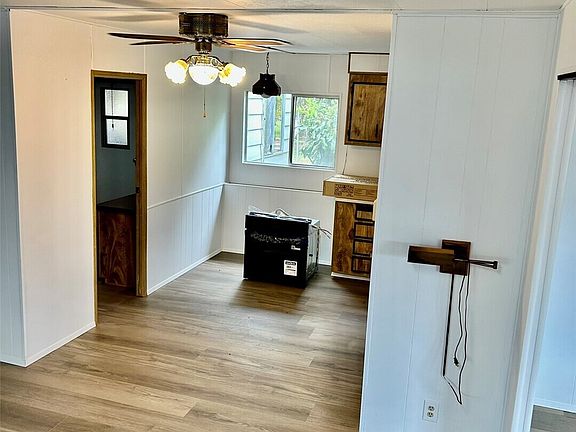 5th image of 791 W Elliott Court
