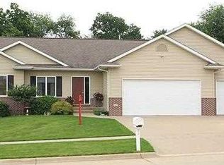418 Serenity Ct, Solon, IA 52333