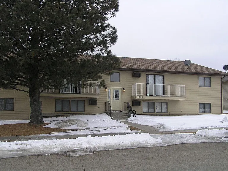 1839 Allison Dr — Photo 8