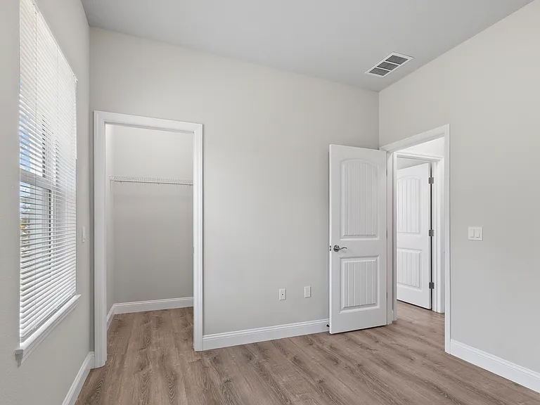 8 Regina Ln #B — Photo 15