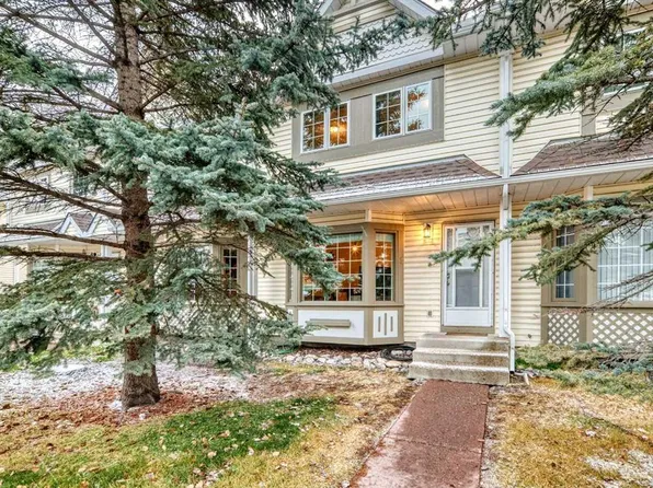 1050 NE Cougar Creek Dr #3, Canmore, AB T1W 1A5