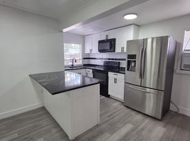 7115 Dellwood Dr
