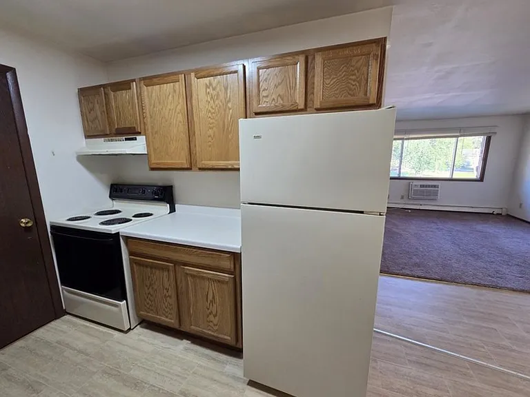 175 S National Ave #11 — Photo 3