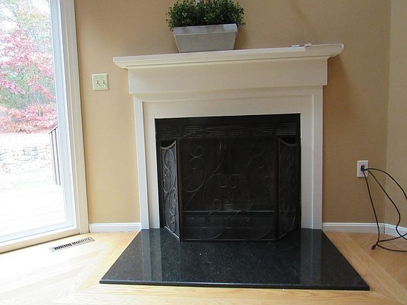 3rd image of 25 Hawthorne Vlg APT C