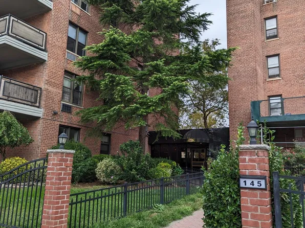 145 Lincoln Ave APT 4Y, Staten Island, NY 10306