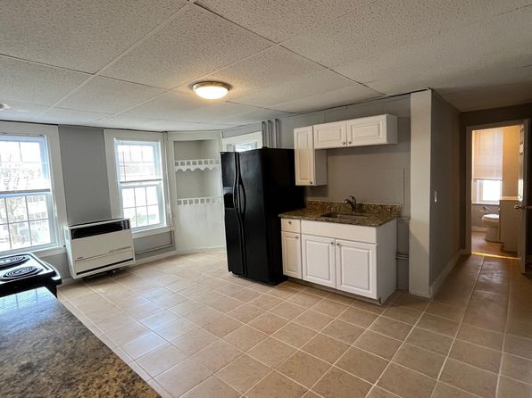 128 Daniels St #1L