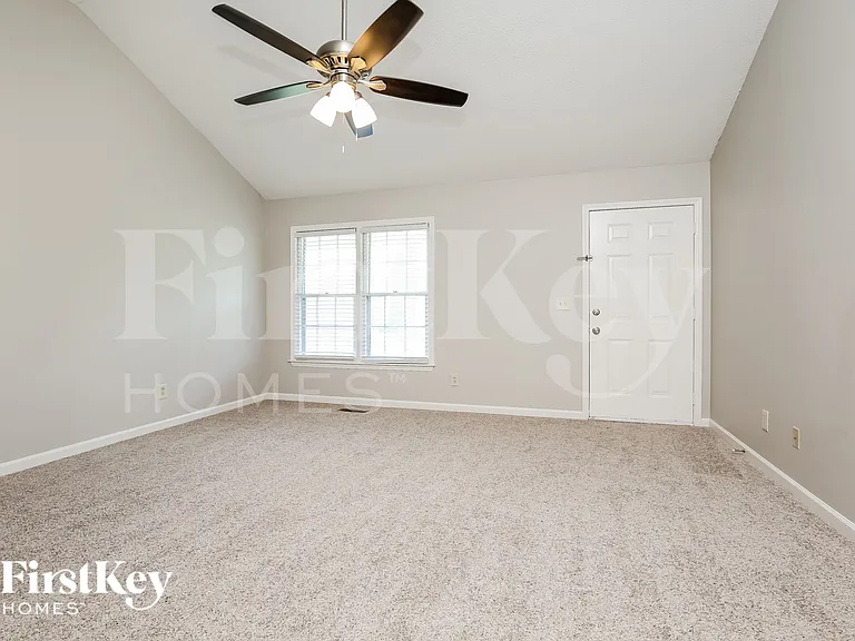 5496 Burnt Knob Rd — Photo 2