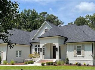 3508 Country Club Rd, Trent Woods, NC 28562