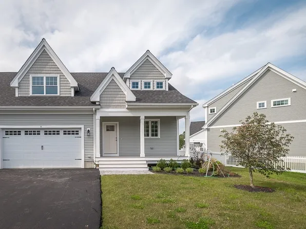 4 Dow Brook Cir #32, Ipswich, MA 01938