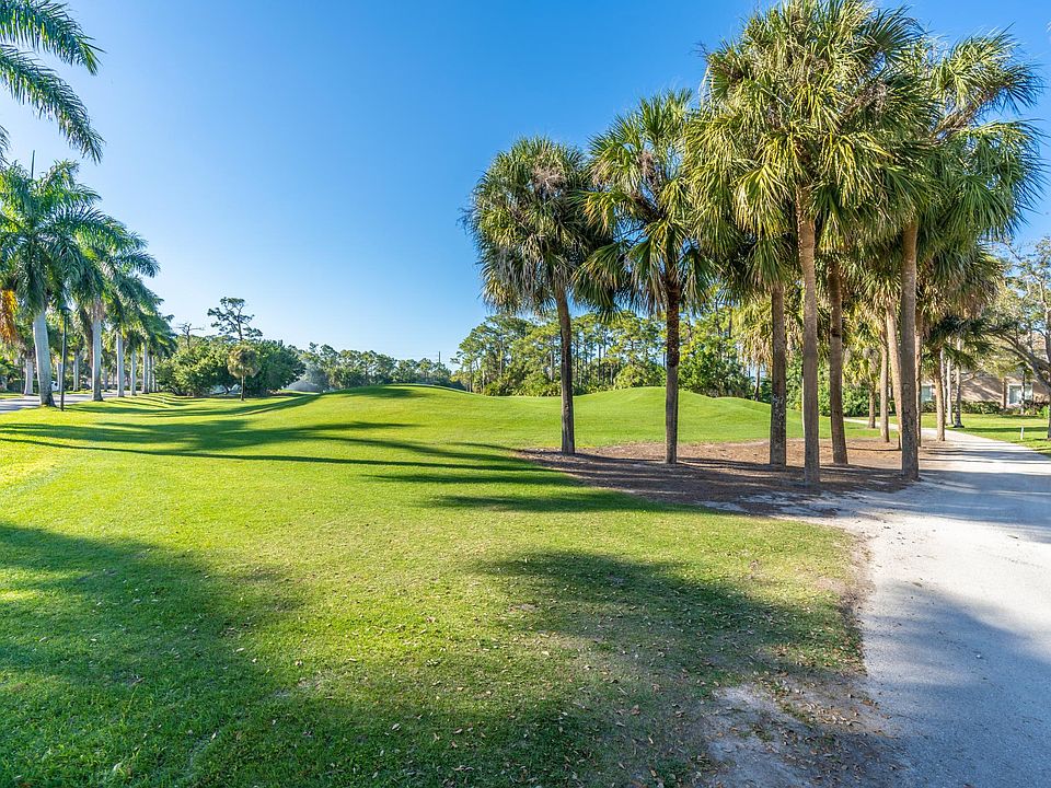 Beautiful Golf Course View!