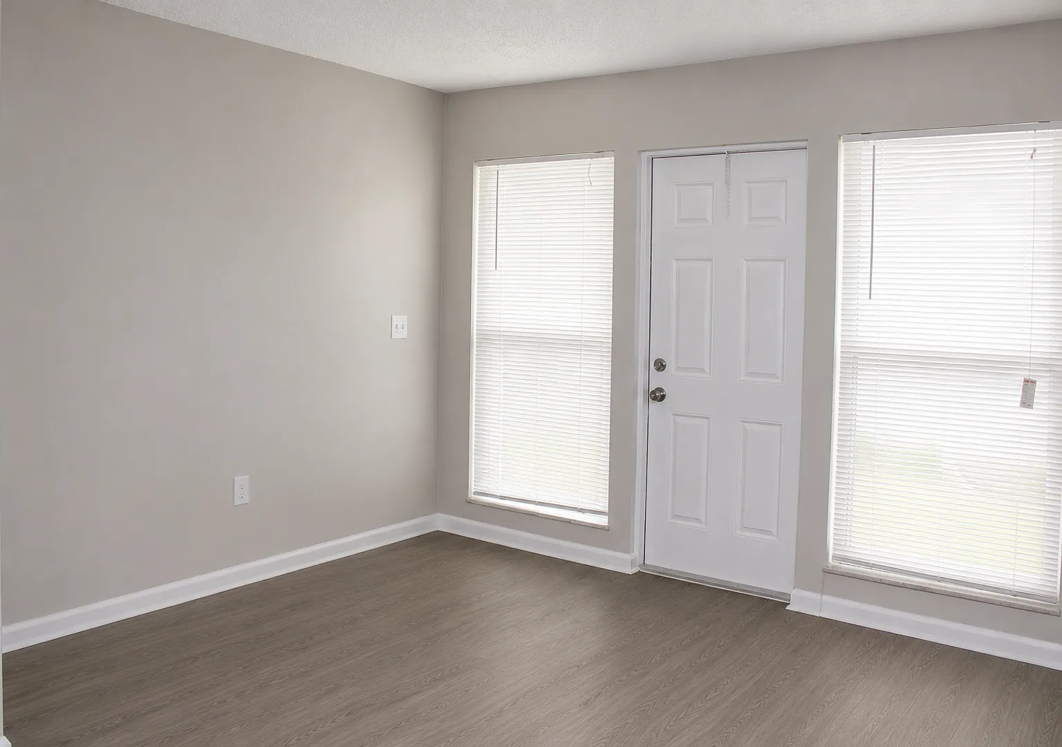 5801 North Flagler Drive — Photo 2