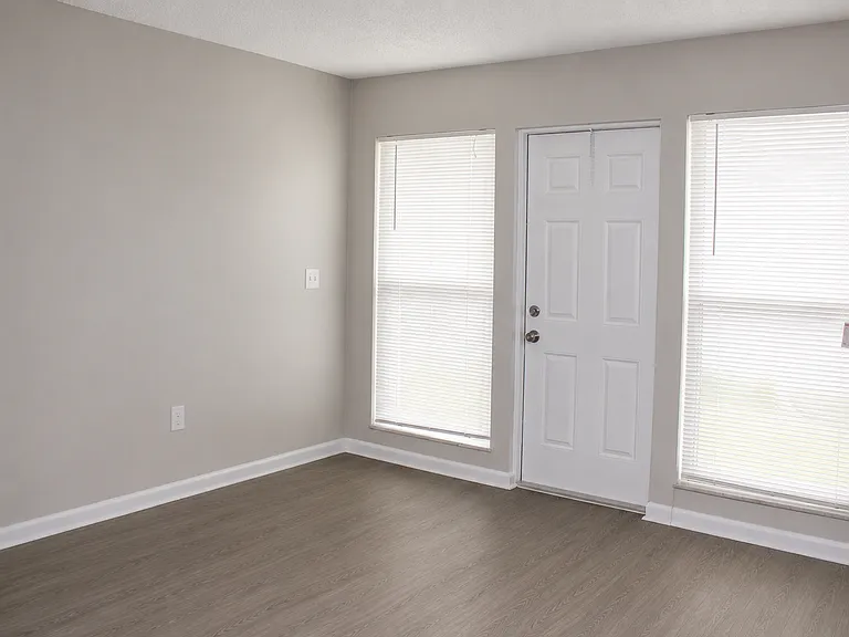 5801 N Flagler Dr — Photo 2